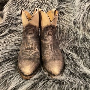 Frye Gray Ombre Billy Short Size 8